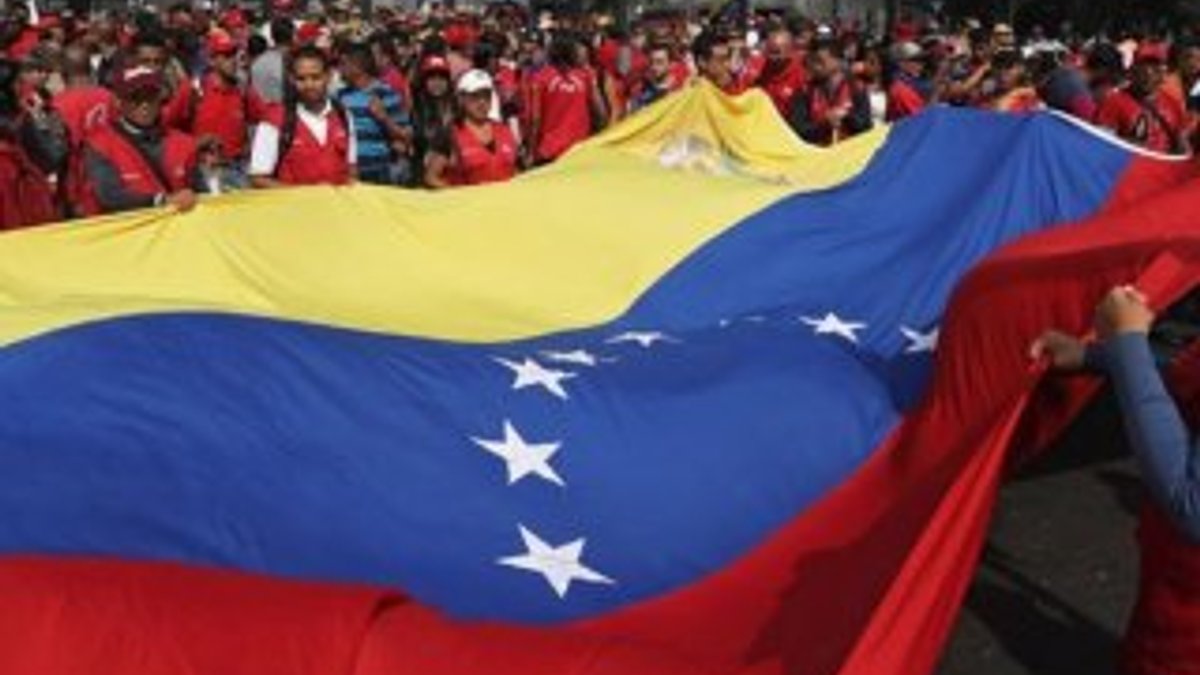 ABD Venezuela'dan tüm diplomatlarını çekiyor