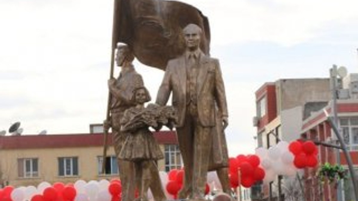 Batman'a Atatürk heykeli açıldı