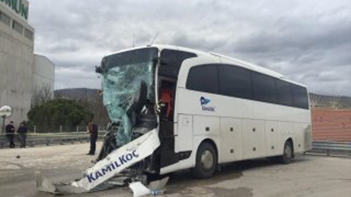 Amasya'da yolcu otobüsüyle kamyon çarpıştı