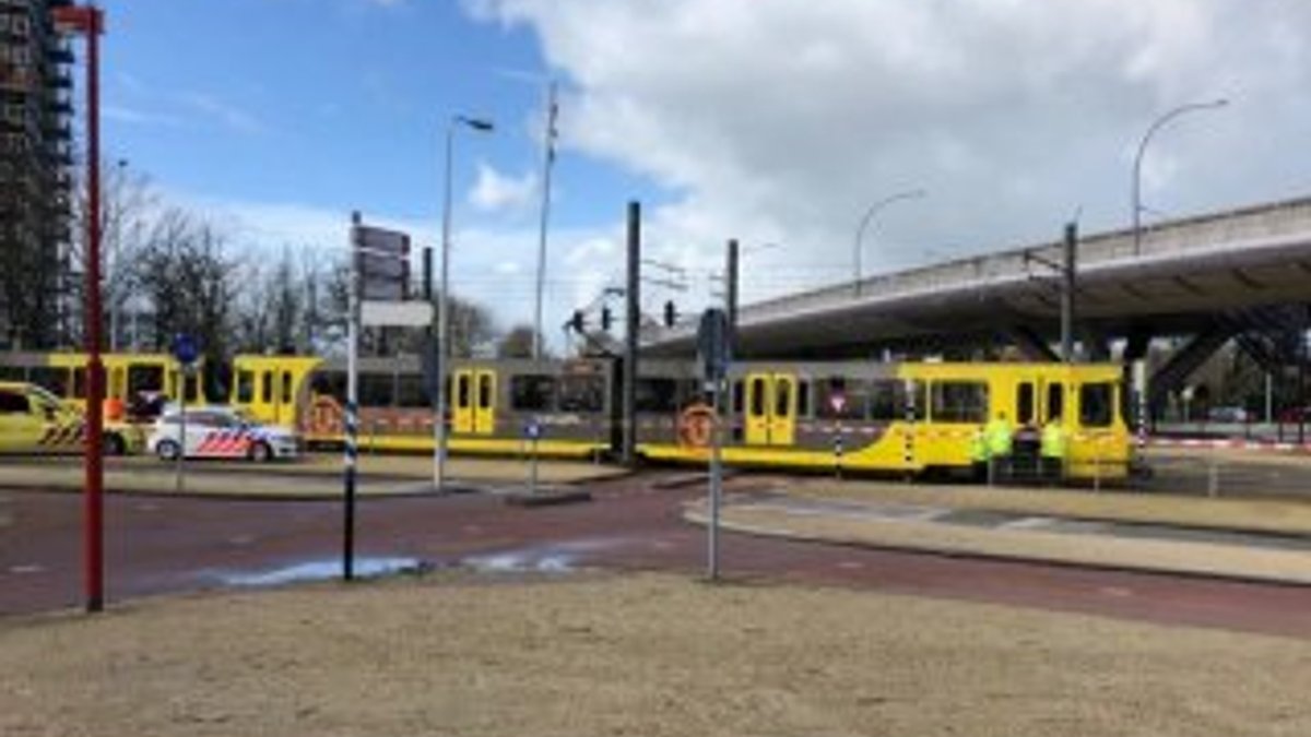 Hollanda'da tramvayda ateş açıldı