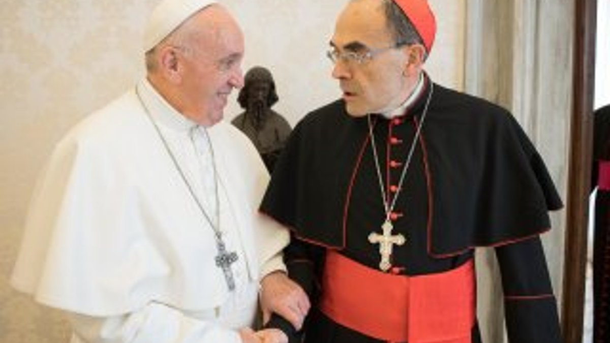 Papa çocuk tacizini gizleyen Kardinal ile görüştü