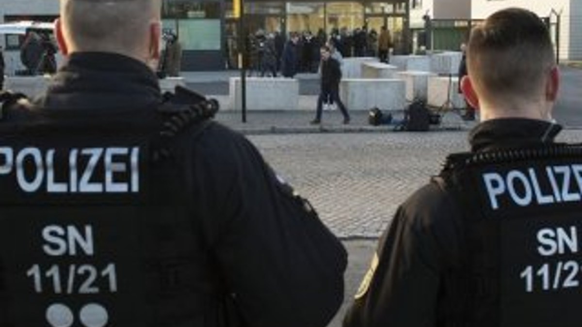Alman polisi Bild gazetesini aramak istedi