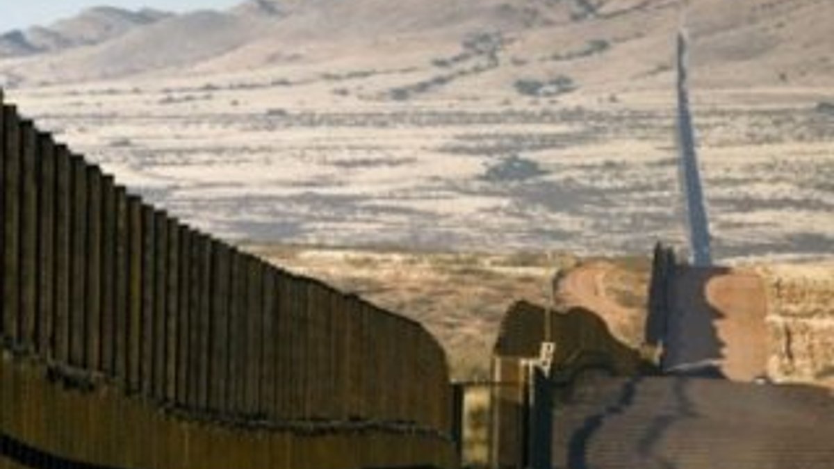 Pentagon'dan Meksika duvarına 1 milyar dolar destek