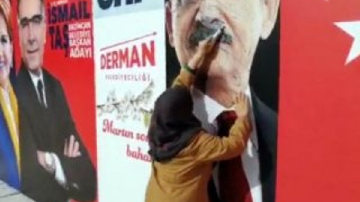 Kılıçdaroğlu'nun fotoğrafına kalem saplayan Erzincanlı kadın