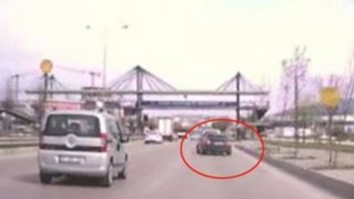 Bursa'da aşırı hızla makas atan sürücü kaza yaptı