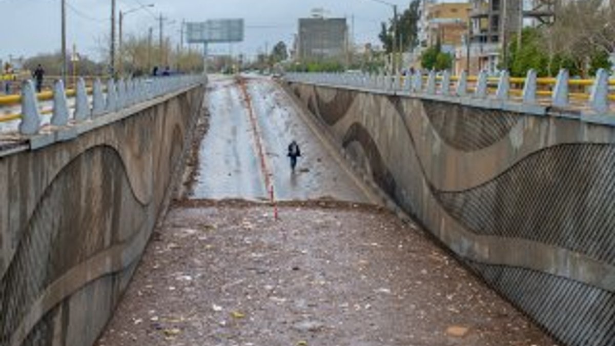 İran'da 23 eyalet için sel uyarısı