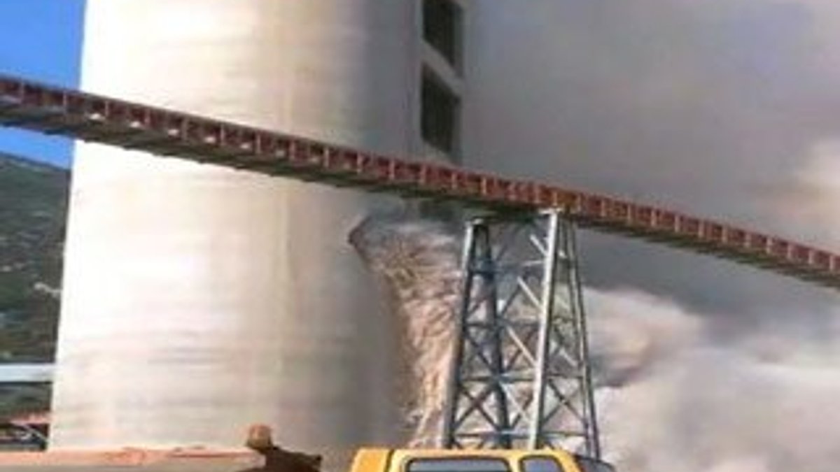 Aydın'da çimento fabrikasının silosu patladı