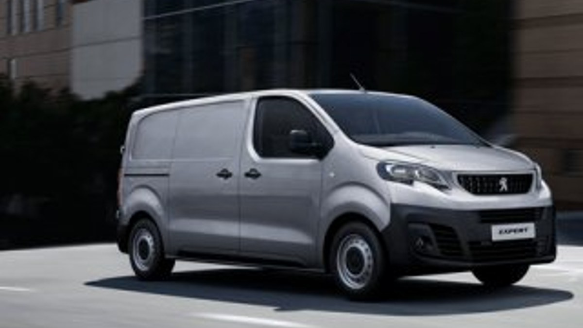 Yeni Peugeot Expert yeni versiyonlarıyla göz dolduruyor