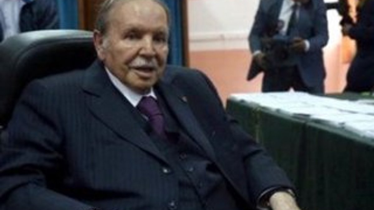 Cezayir'de ordudan Buteflika'ya son çağrı