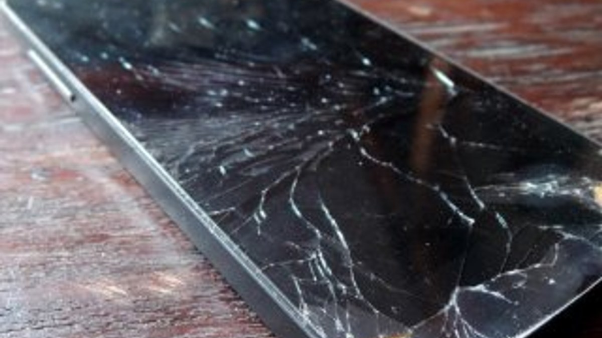 Kullanıcıların yüzde 64'ü telefon ekranlarını kırıyor