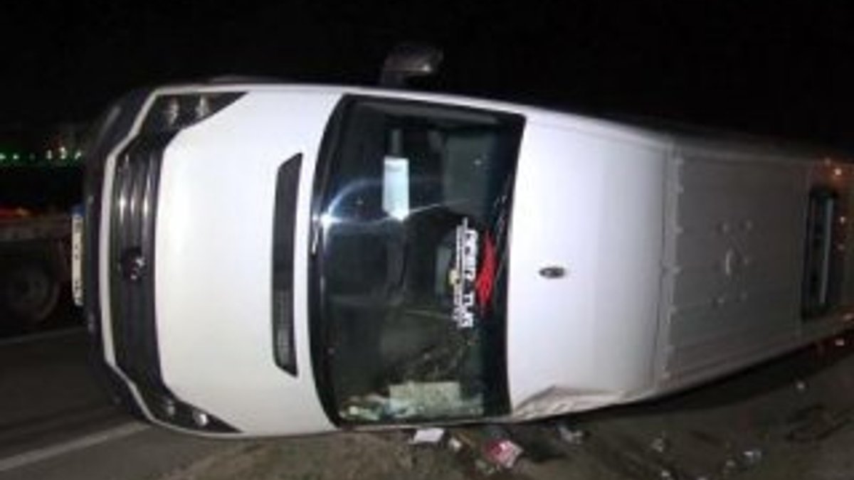 Ankara'da 19 dağcıyı taşıyan minibüs kaza yaptı