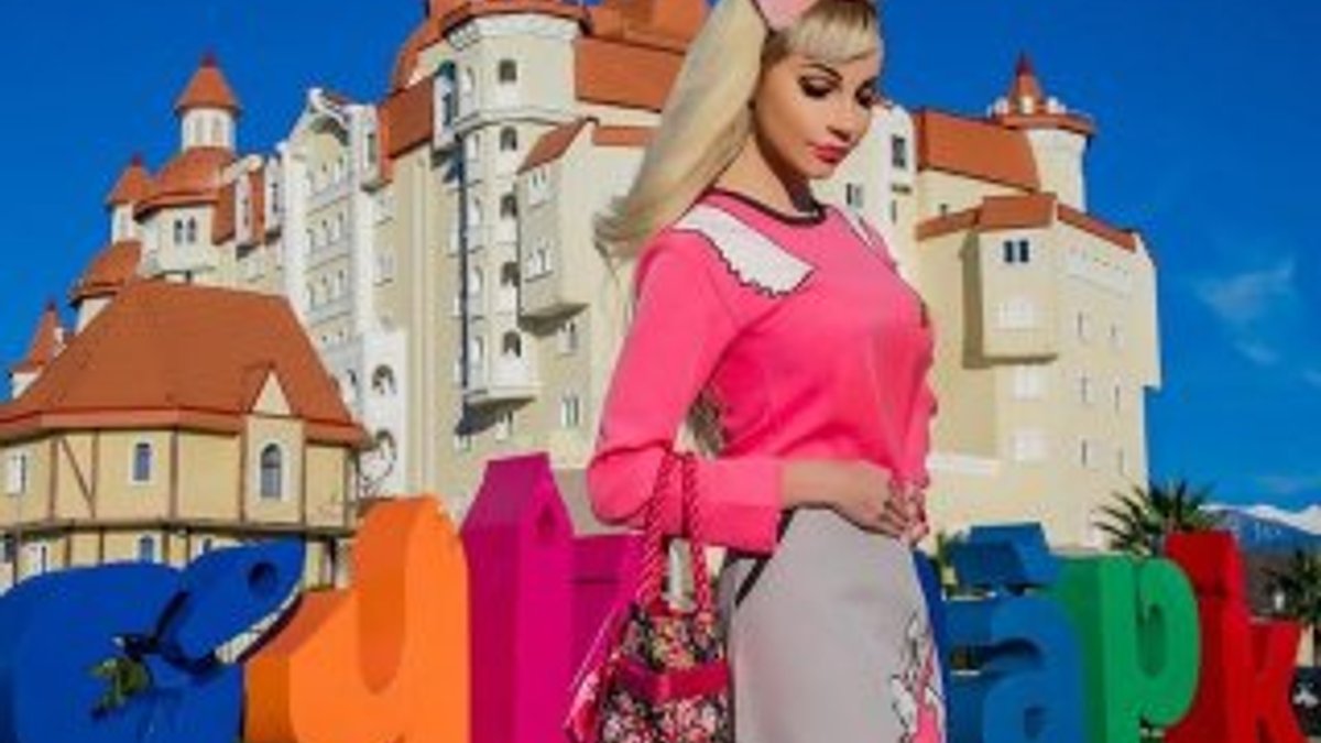 Rus güzel 'barbie'ye benzemek için servet yatırdı