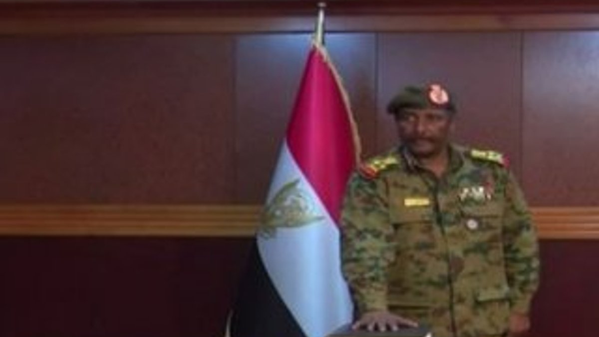 Sudan'da sokağa çıkma yasağı kalktı
