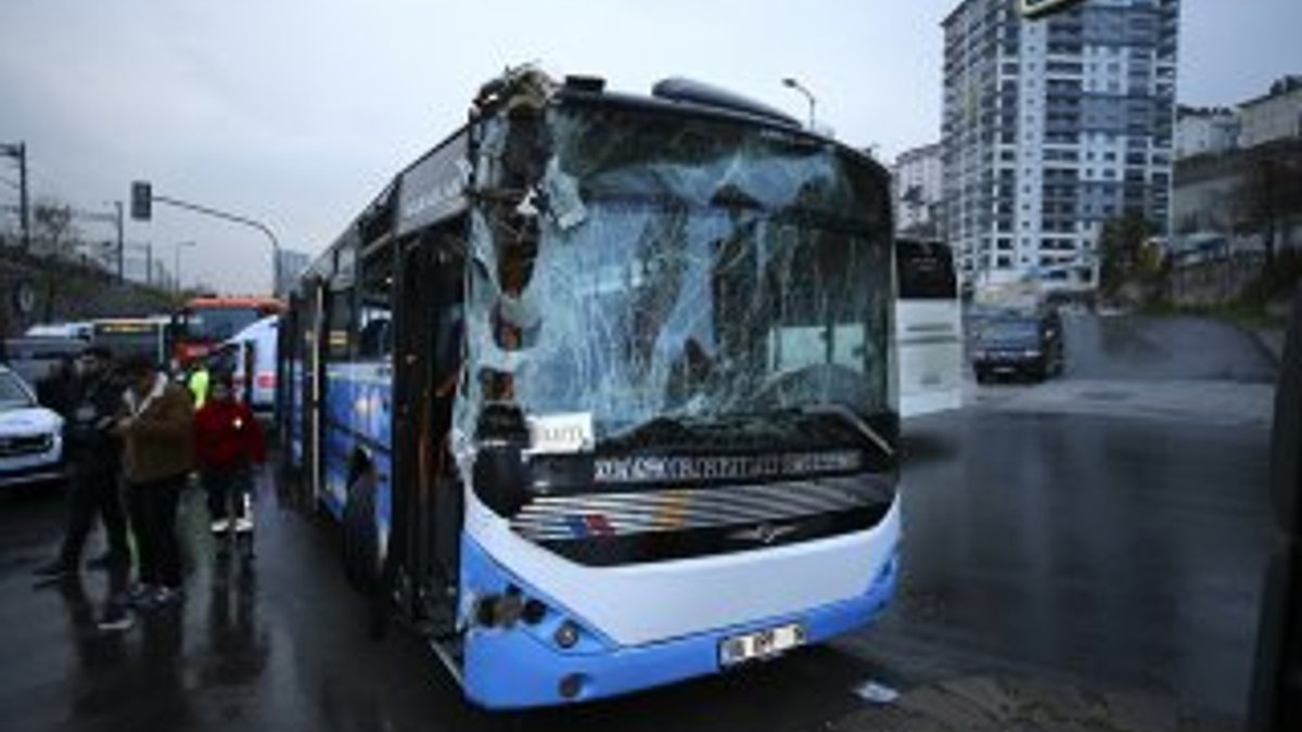 Ankara'da otobüs ile temizlik aracı çarpıştı