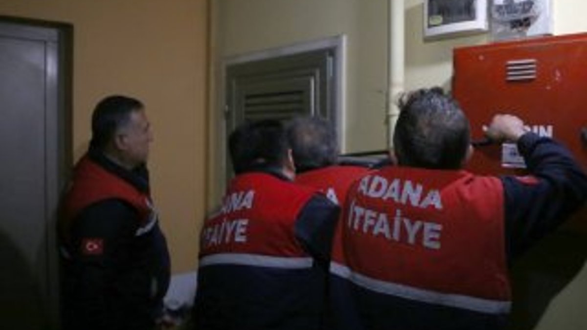 Adana'da darbedilip eve kilitlenen kadın kurtarıldı