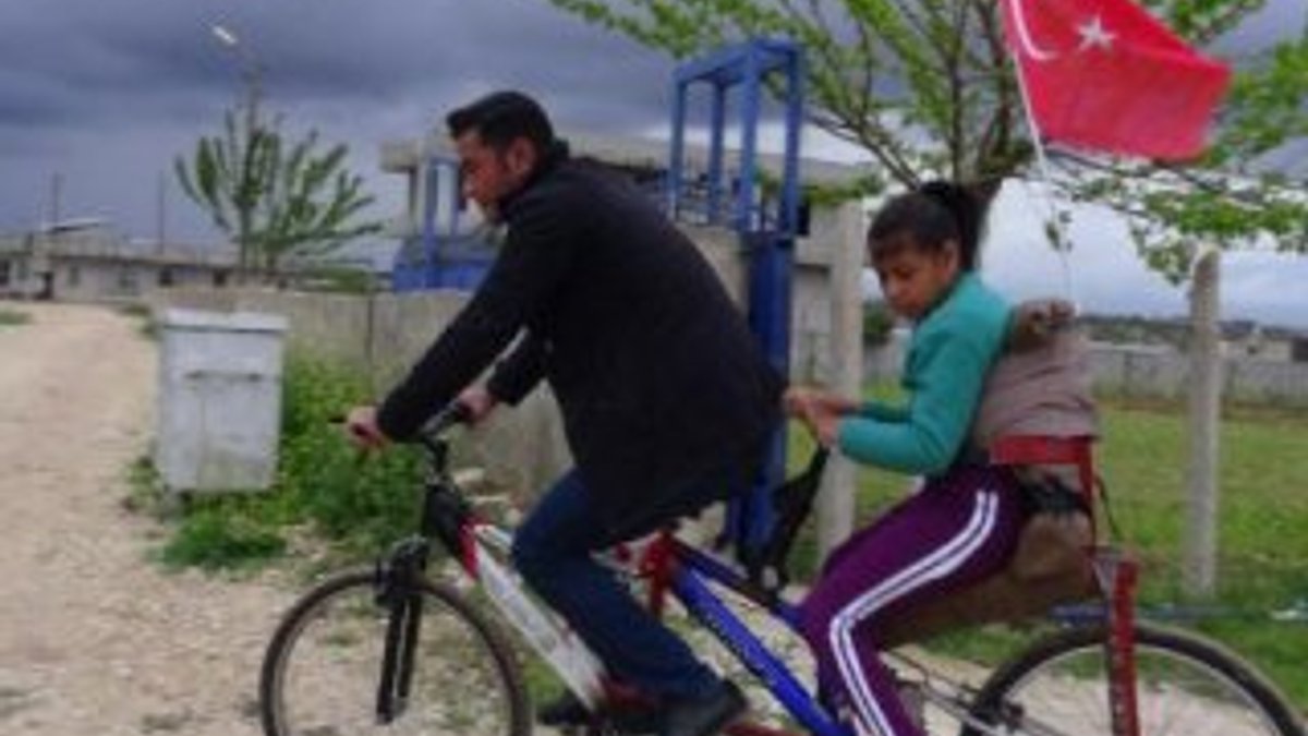 Engelli kızı için tasarım bisiklet yaptı
