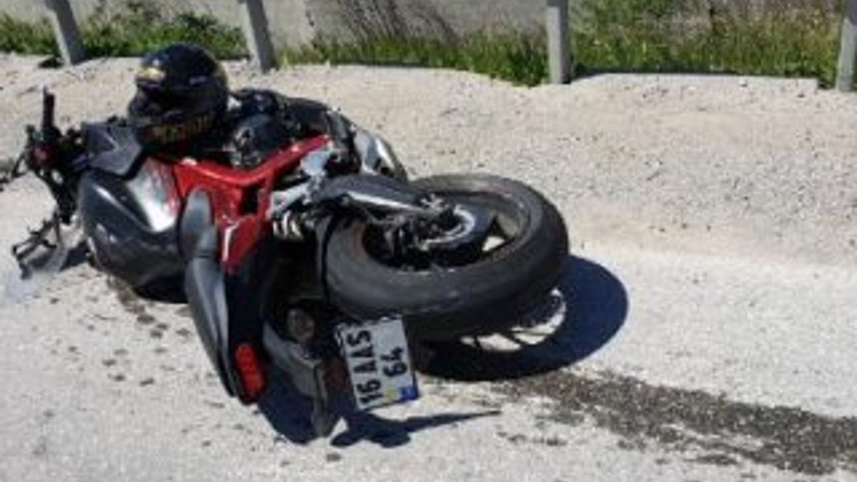 İzmir'de motosiklet ile otomobil çarpıştı: 1 ölü 