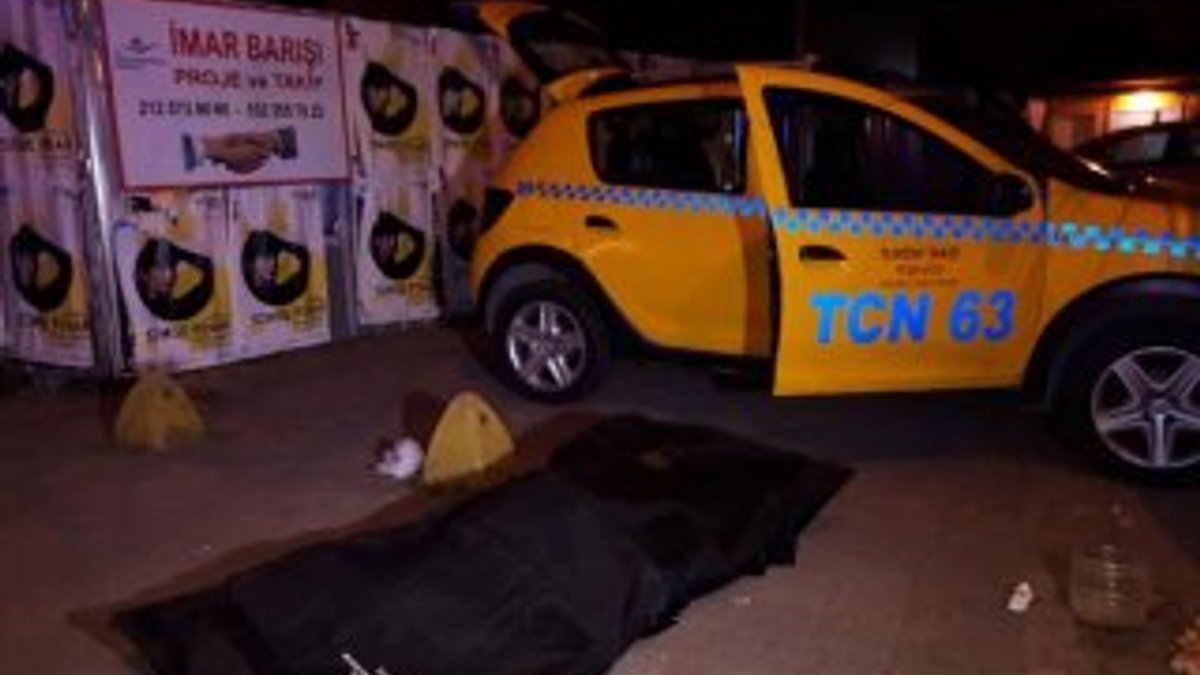 Bakırköy'de bir müşteri bindiği takside öldü