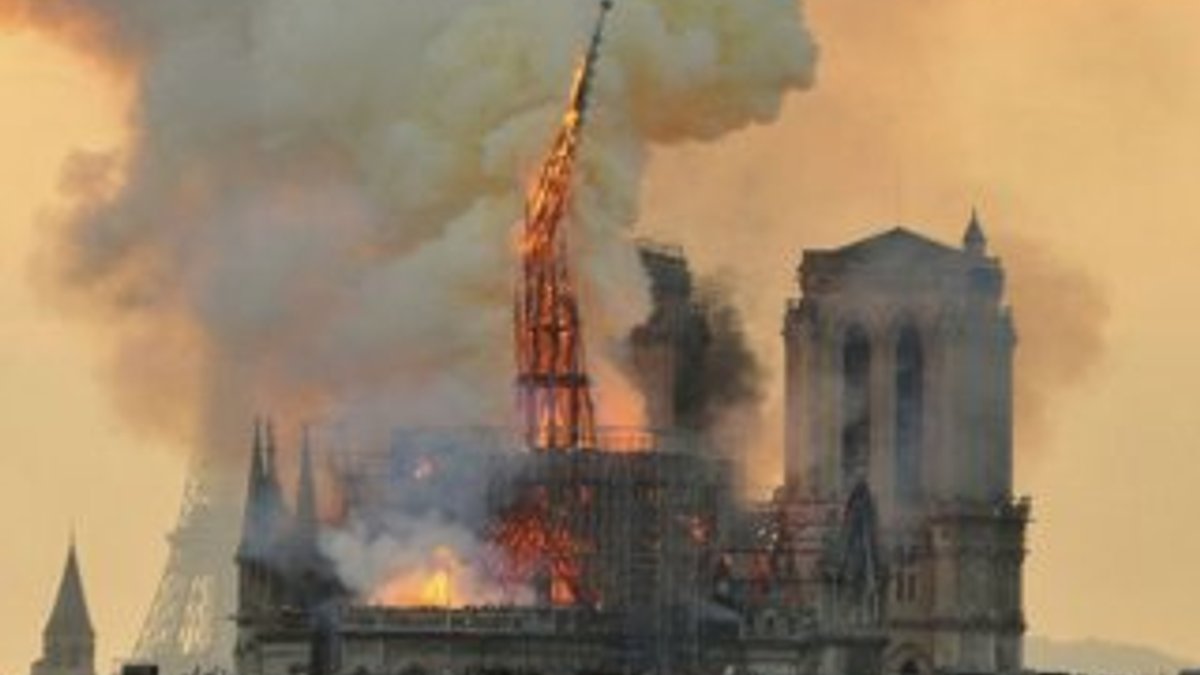 Notre Dame Katedrali'nin yeniden inşası için yasa tasarısı