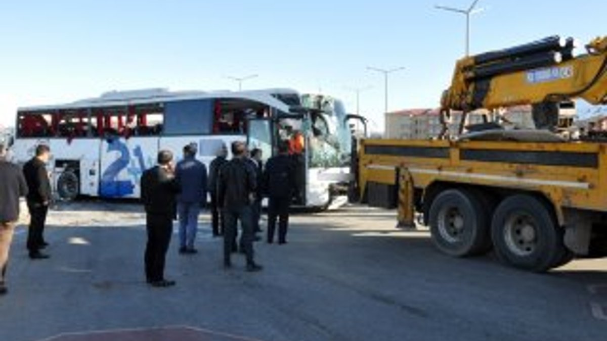Bitlis’te yolcu otobüsü ile tır çarpıştı