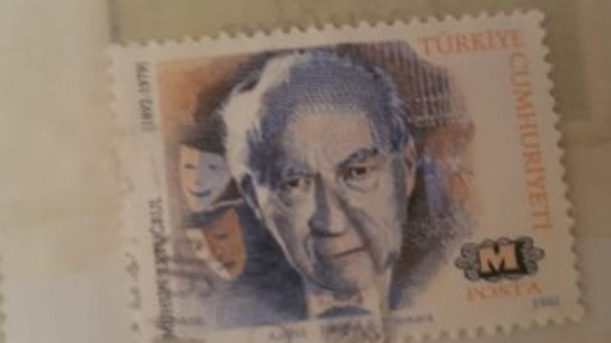 Yıllardır biriktirdiği pulları dolandırıcıya kaptırdı