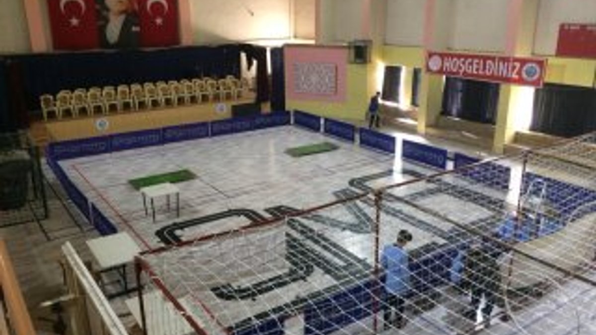 Trabzon'da öğretmenler öğrenciler için robot ligi kurdu