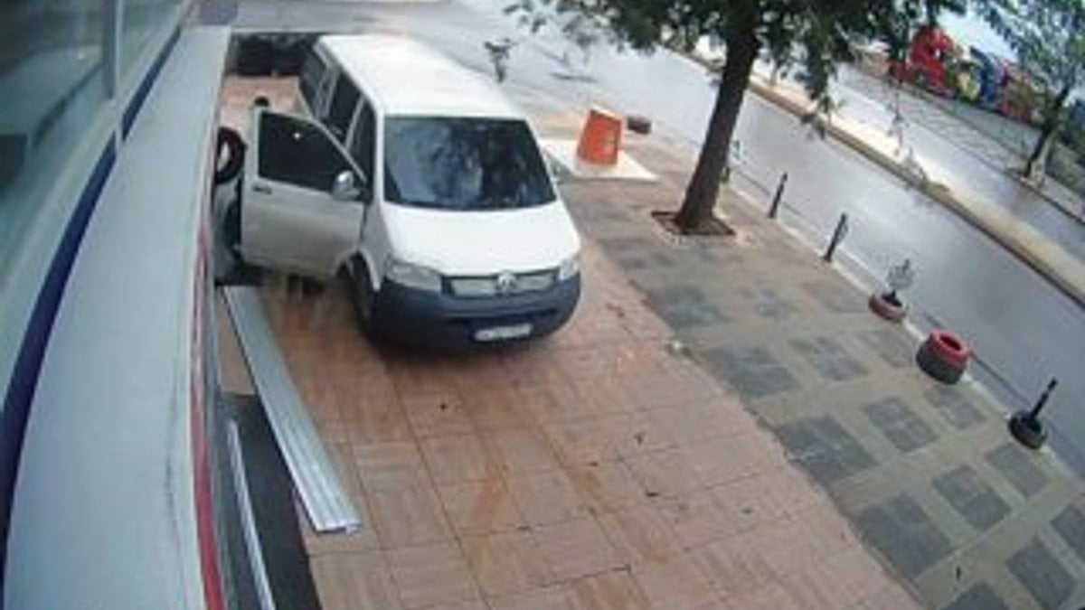 İstanbul'da güpegündüz lastik hırsızlığı