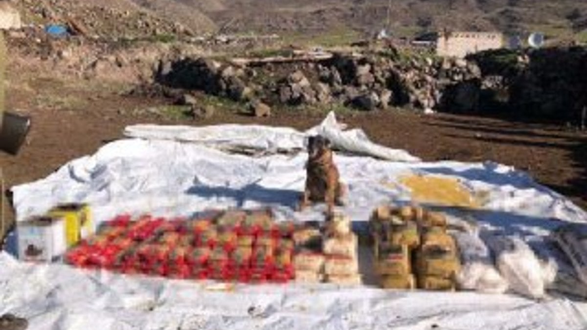 Ağrı Dağı'nda toprağa gömülü PKK erzağı ele geçirildi