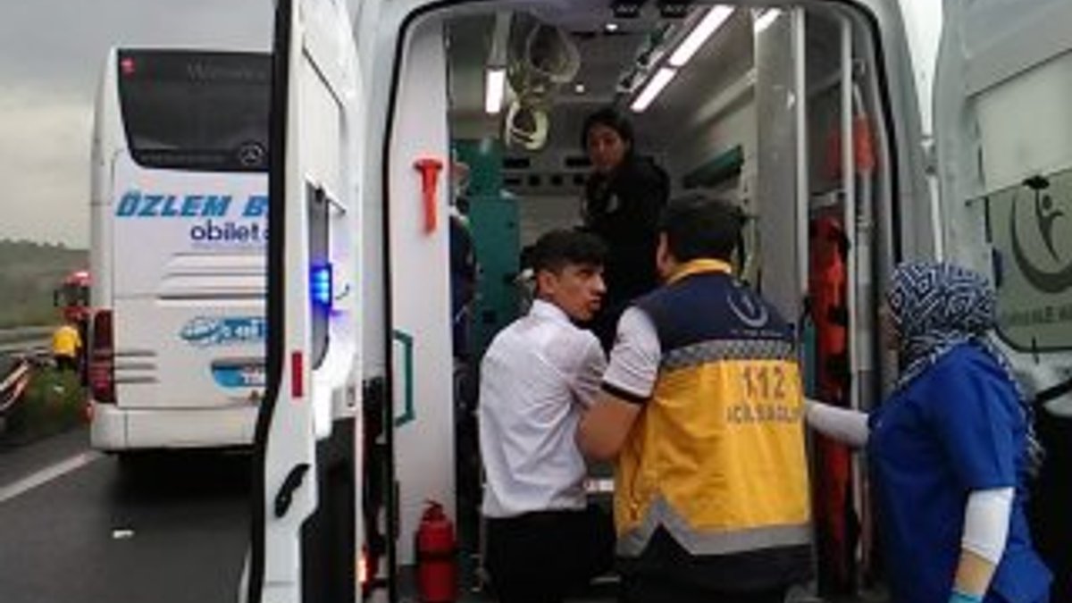 Düzce'de yolcu otobüsü ile tır çarpıştı: 7 yaralı