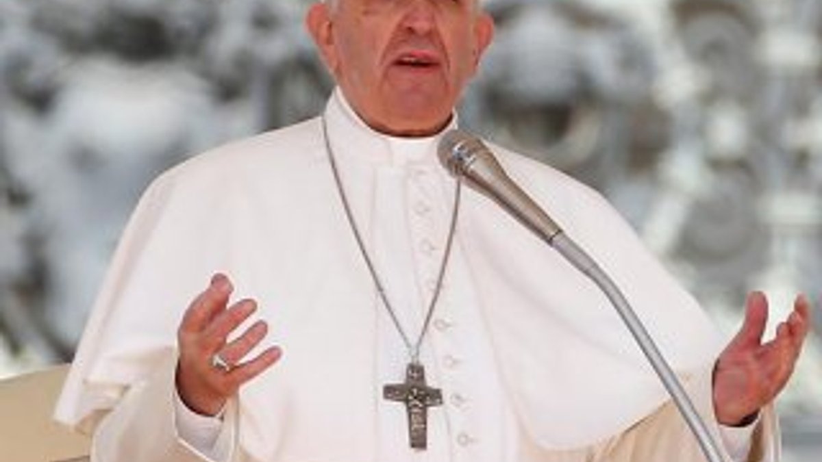Papa'dan berberlere: Dedikodu yapmayın