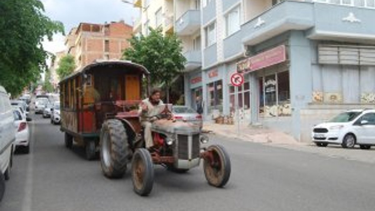 Fransız turist traktörüyle dünya turuna çıktı