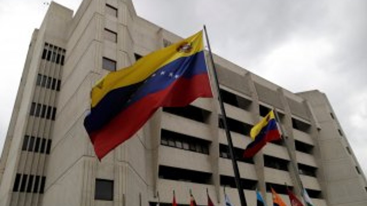Venezuela'da muahlefet büyükelçiliklere sığınıyor