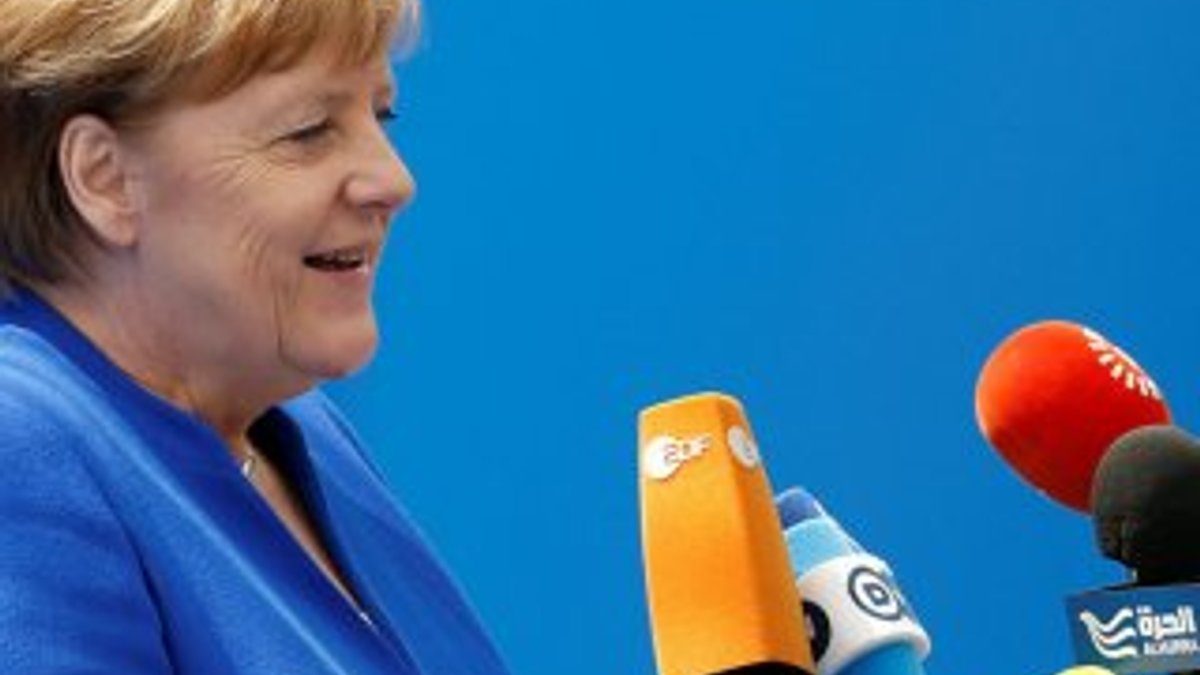 Merkel: Güney Kıbrıs'ın çıkarlarını savunacağız