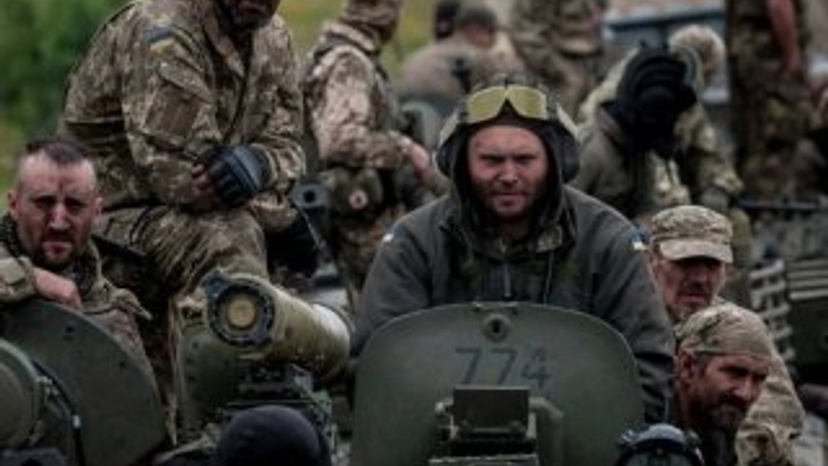 Ukraynalı askerler savaşmak istemedi komutanlarını vurdu