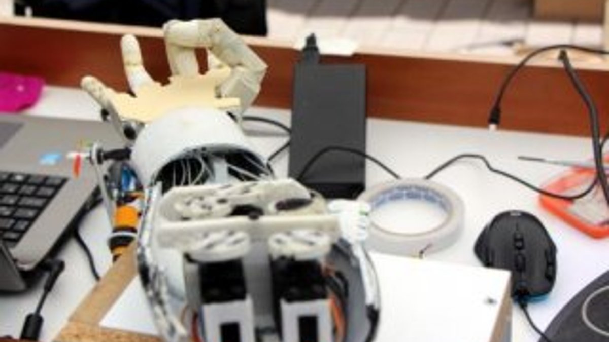 Bolu'da öğrenciler robotik kol tasarladı
