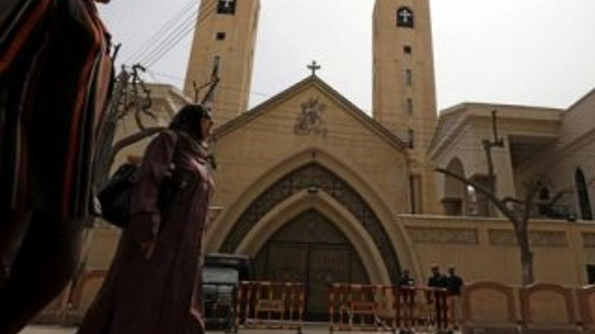 Mısır'da rahip öldürüldü