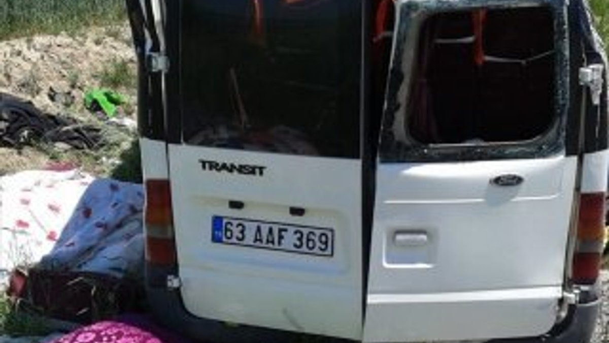 Konya'da tarım işçilerini taşıyan minibüs devrildi