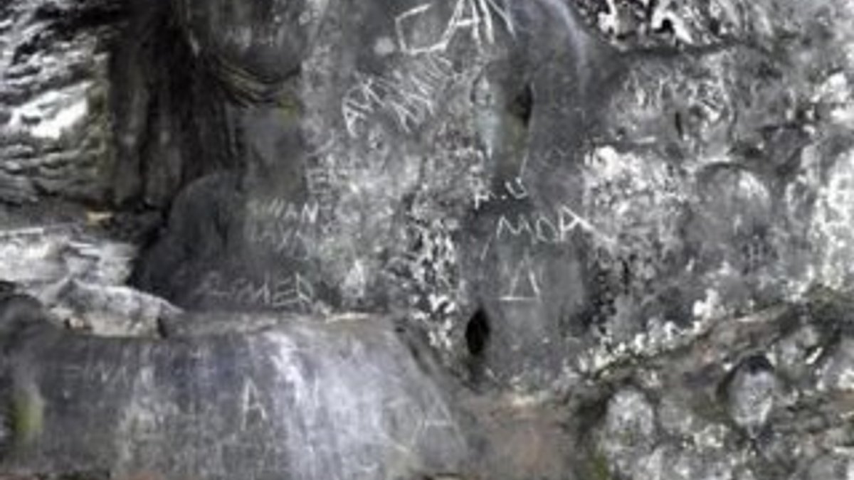 Nimara Mağarası artık aşk ilanları sergileniyor