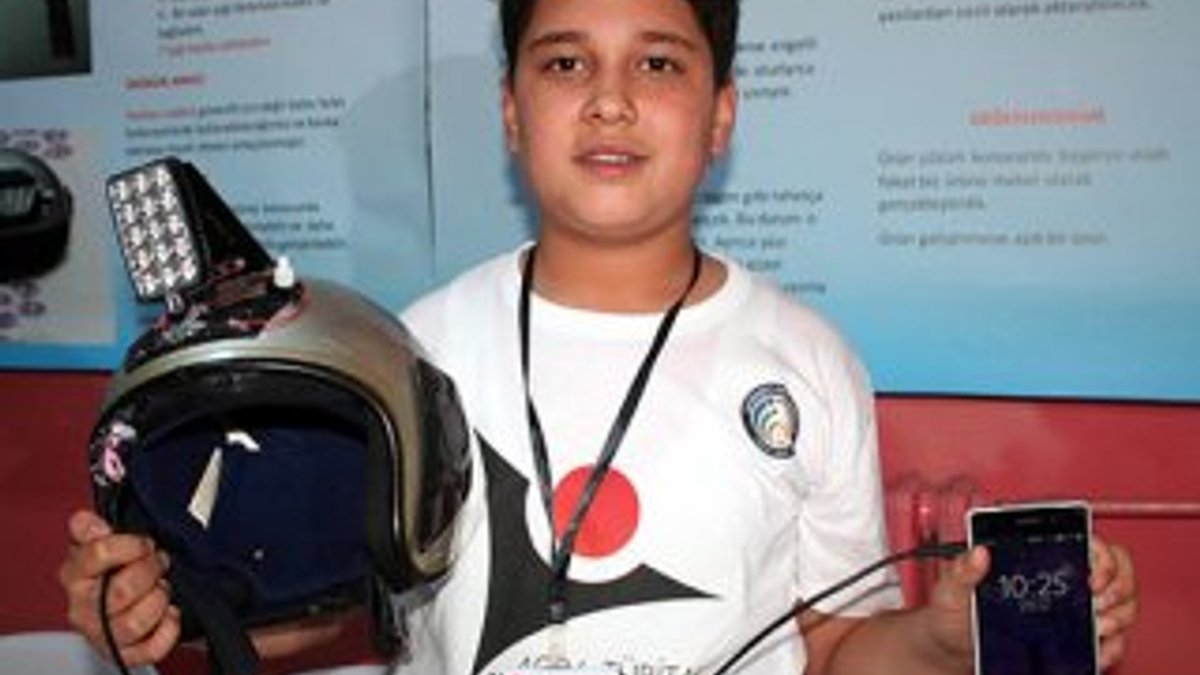 8. sınıf öğrencisi telefonu şarj edebilen akıllı kask üretti