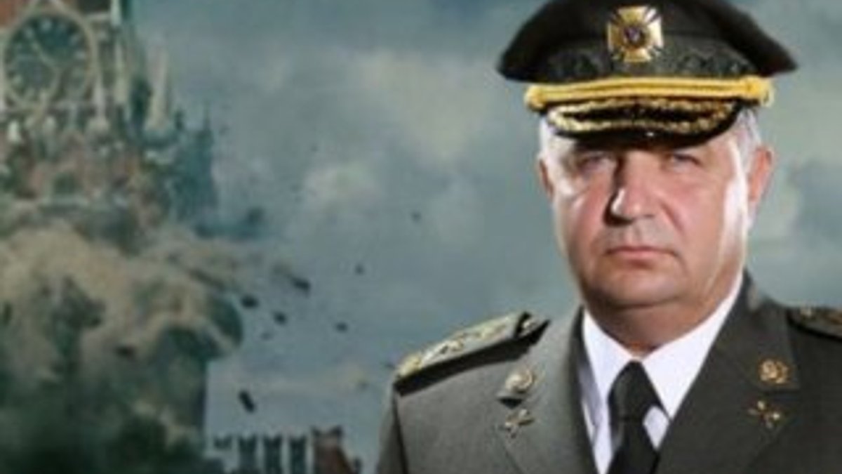 Ukrayna Savunma Bakanı'ndan bombalanmış Kremlin pozu