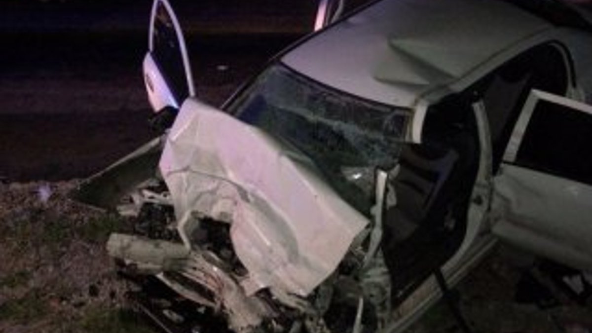 Kontrolden çıkan otomobil miksere çarptı: 2 polis öldü