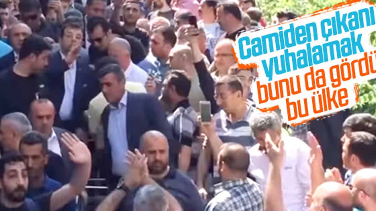 Ekrem İmamoğlu cami çıkışı protesto edildi
