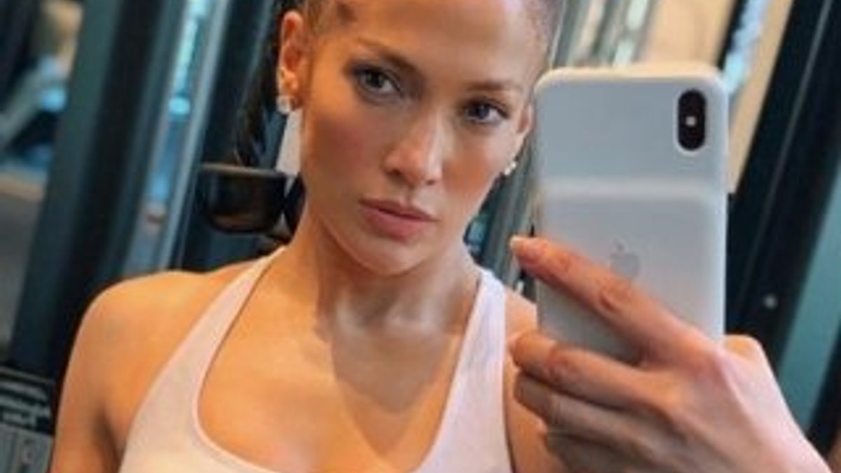 Jennifer Lopez, fit vücuduyla büyüledi