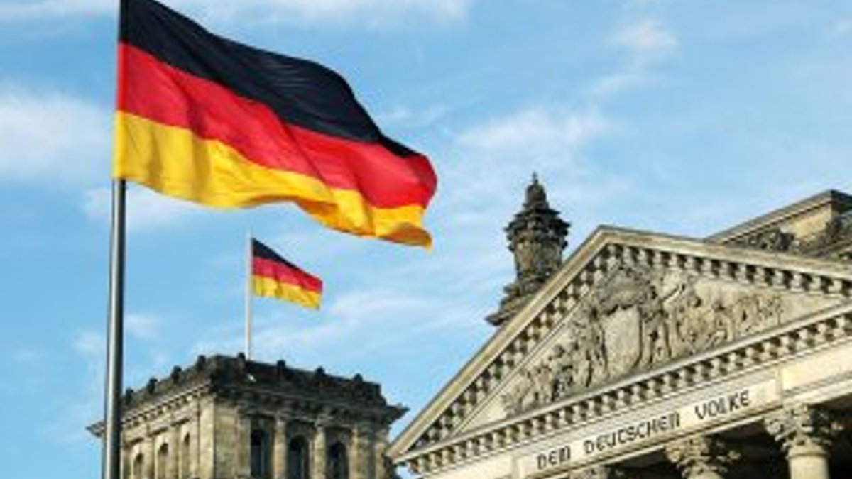Alman firmadan ‘ana dilde’ konuşma yasağı