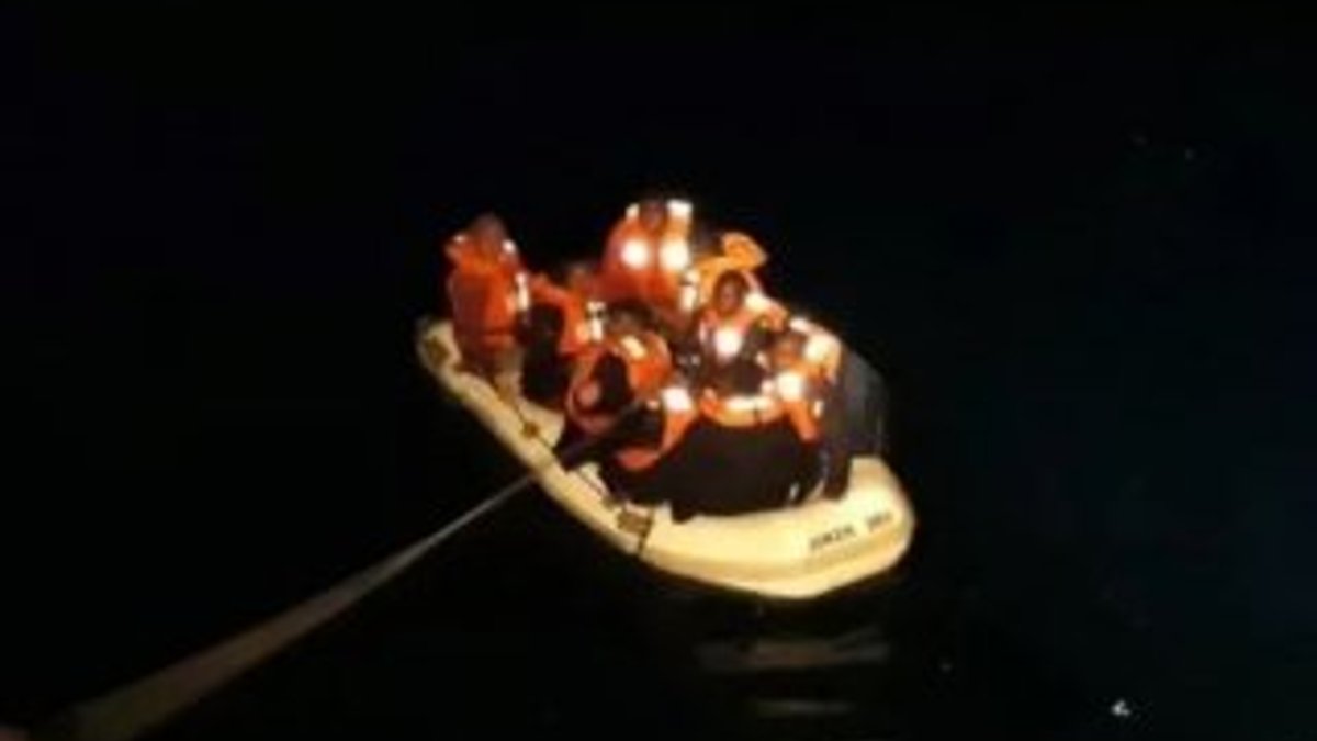 İzmir'de 100 göçmen yakalandı 