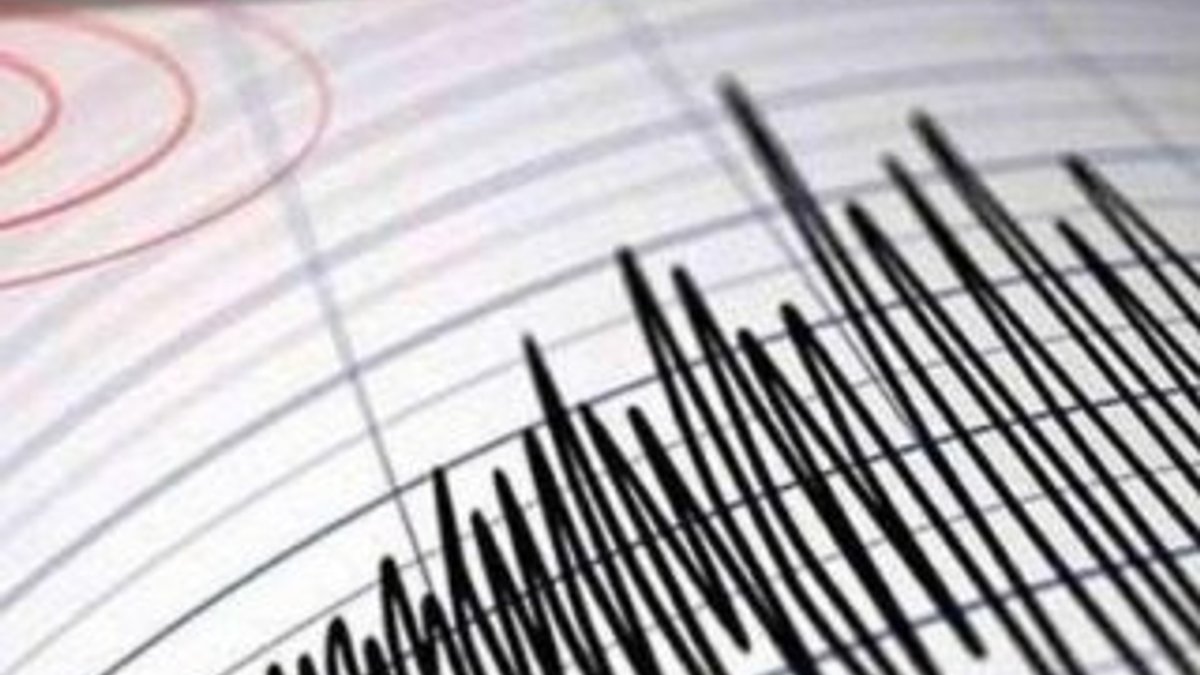 Endonezya'da 5.8 büyüklüğünde deprem