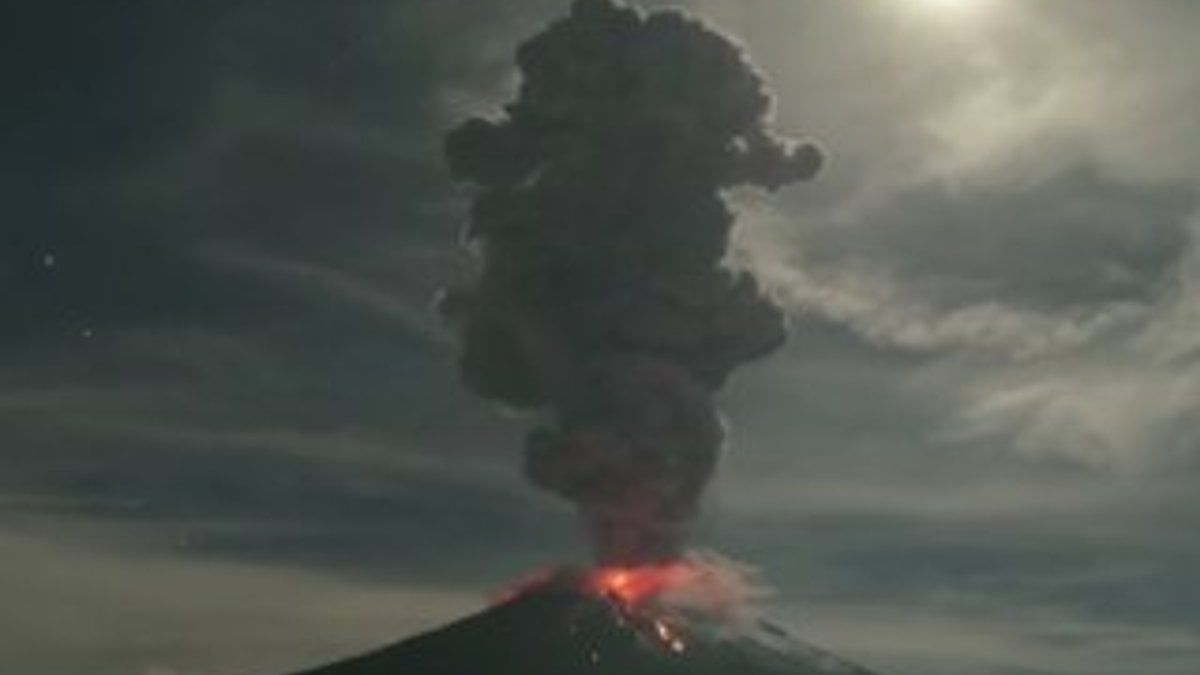 Agung Yanardağı'nın patlama anı