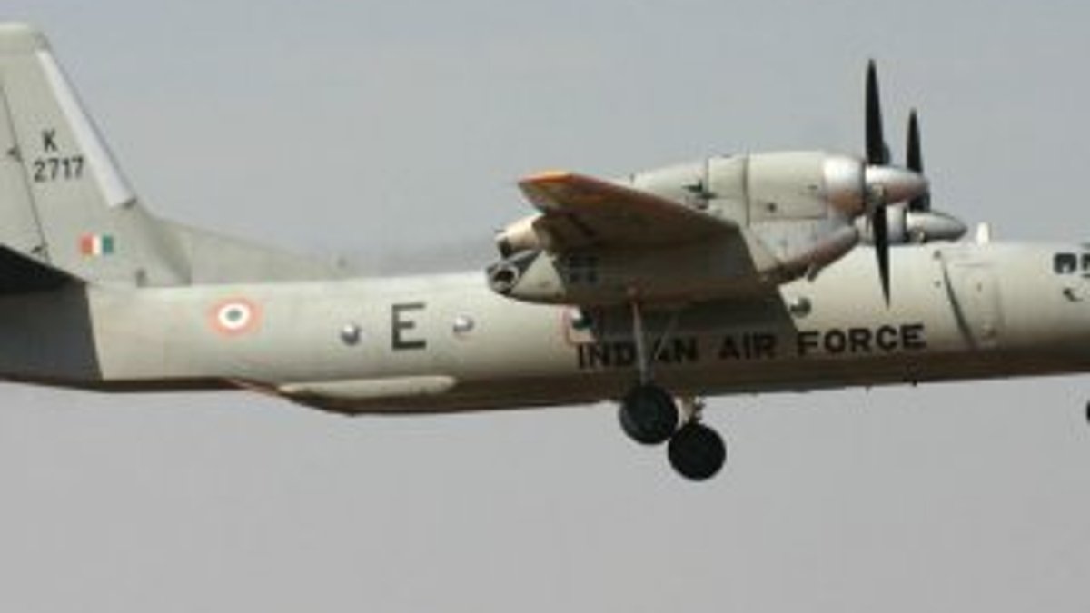 Hint askeri uçağı 13 mürettebatıyla kayboldu