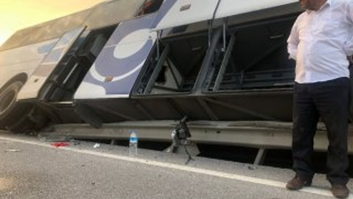 Bursa'da yolcu otobüsü kaza yaptı