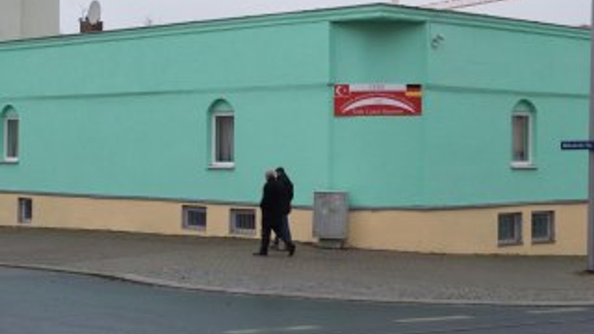 Almanya'da yine bir camiye saldırı düzenlendi
